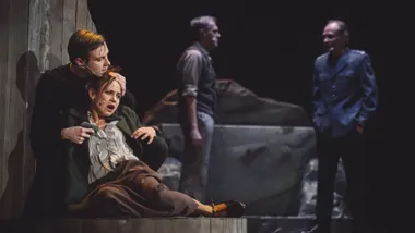 Schronisko, które przestało istnieć – Teatr im. Cypriana Kamila Norwida w Jeleniej Górze